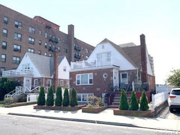 364 E Broadway , Unit Middle, Long Beach, NY 11561