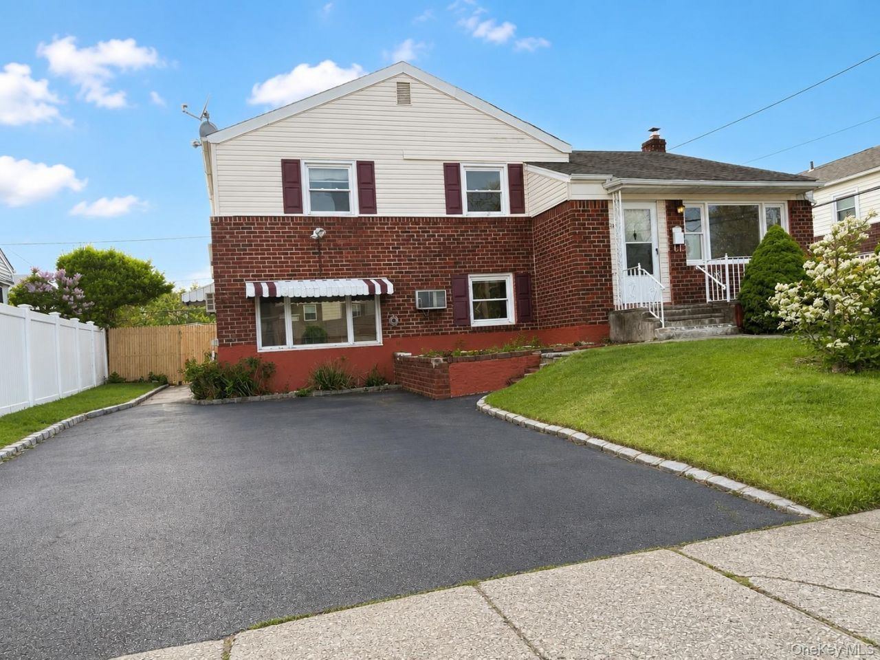 36 Forest Drive , Plainview, NY 11803 Main Photo