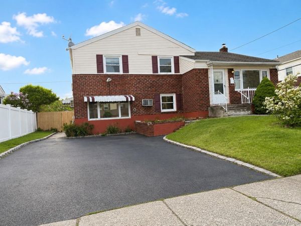 36 Forest Drive , Plainview, NY 11803