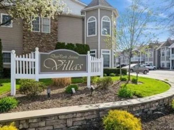 12 Jacqueline Way , Unit 12, North Babylon, NY 11703