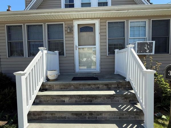35 S Franklin Avenue , Valley Stream, NY 11580