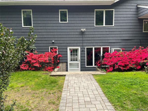 190 Old Field Road, Centerport, NY 11721