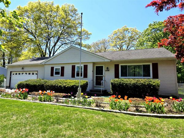 2758 N. Cedar Avenue , Ronkonkoma, NY 11779