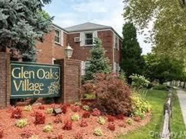 261-72 Langstone Ave Avenue , Unit UPPER, Glen Oaks, NY 11004