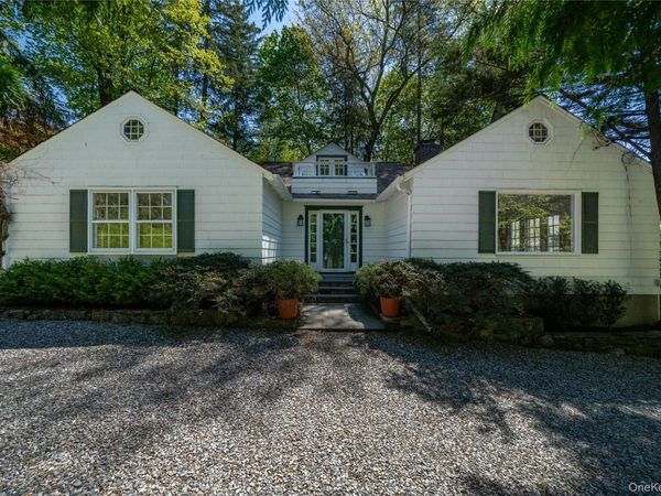 105 Douglas Road , Chappaqua, NY 10514