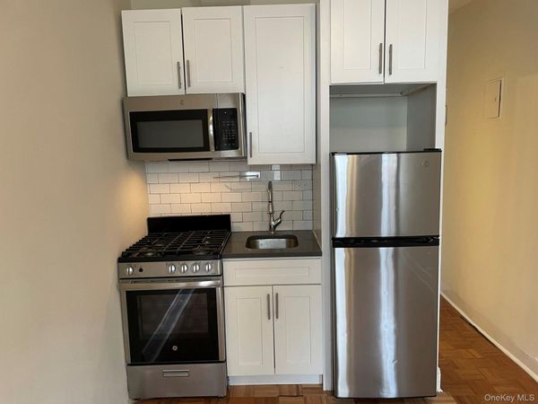 589 First Avenue , Unit 3, New York (Manhattan), NY 10016