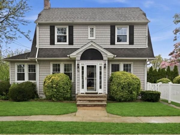 66 Primrose Avenue , Floral Park, NY 11001