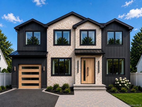 28 Choir Lane , Westbury, NY 11590