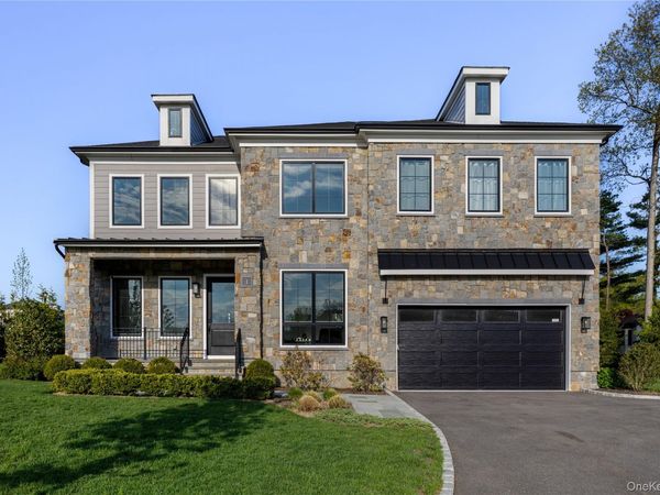 1 Sequoia Circle , Manhasset, NY 11030