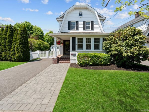 9 Ormond Street, Rockville Centre, NY 11570