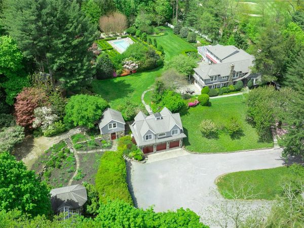 4 Horse Hollow Road , Locust Valley, NY 11560