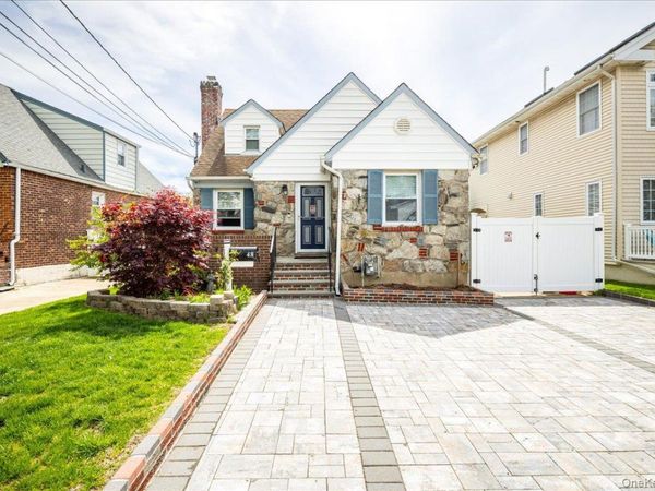 48 Hommell Street , Valley Stream, NY 11580