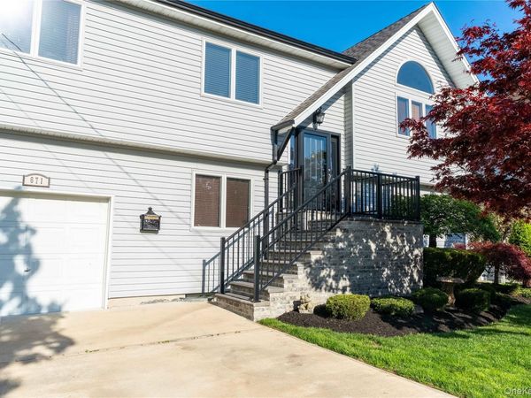 671 Tabor Place , East Meadow, NY 11554
