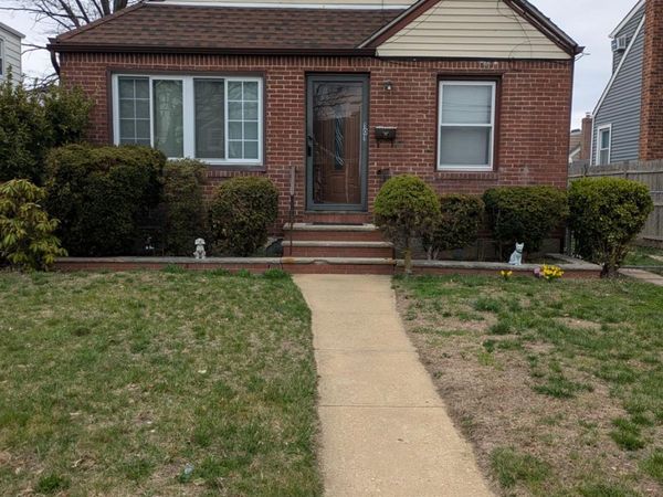 101 Ruxton Street , Uniondale, NY 11553