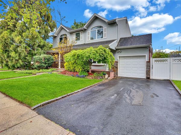 138 Norman Drive , East Meadow, NY 11554
