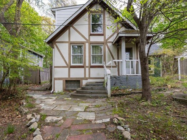 7 Amagansett Drive , Sound Beach, NY 11789