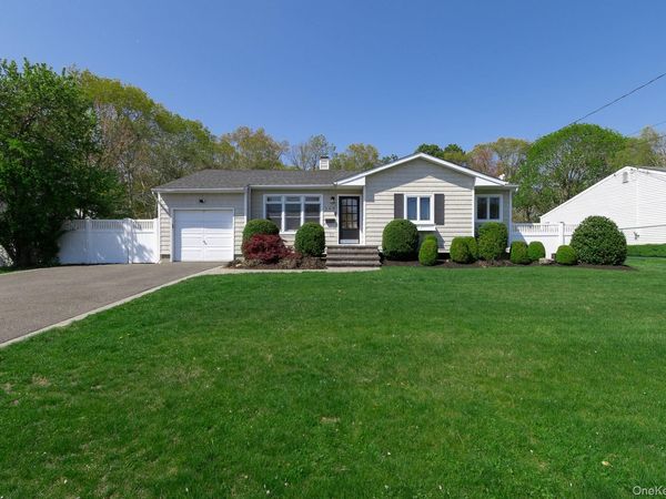 149 Barton Lane , Bayport, NY 11705
