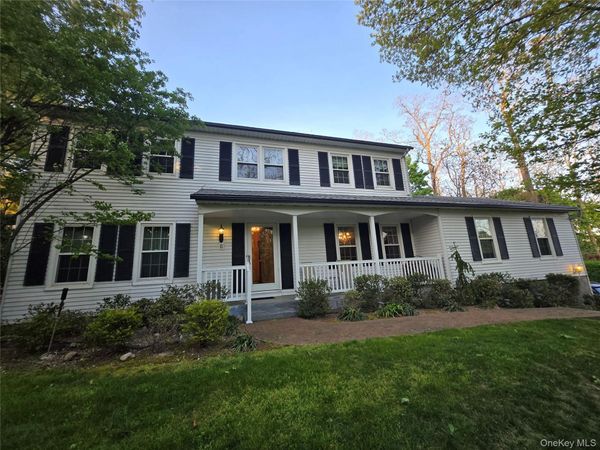6 Green Knoll Court , Northport, NY 11768