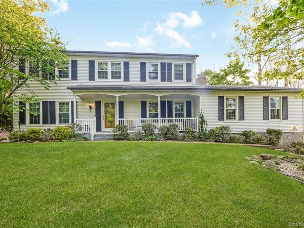 6 Green Knoll Court , Northport, NY 11768