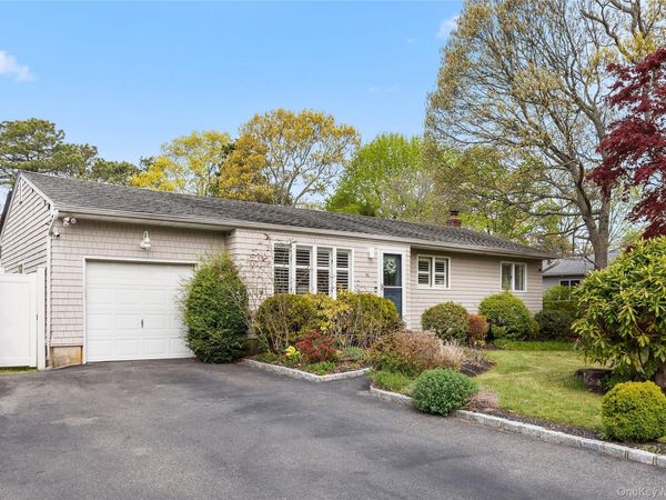 44 Maple Avenue , Bellport, NY 11713