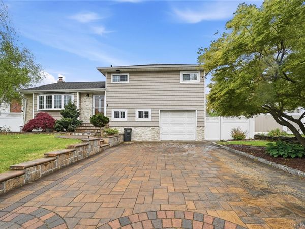 572 Benjamin Road, North Babylon, NY 11703