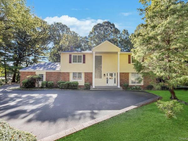 8 Chablis Drive, Dix Hills, NY 11746