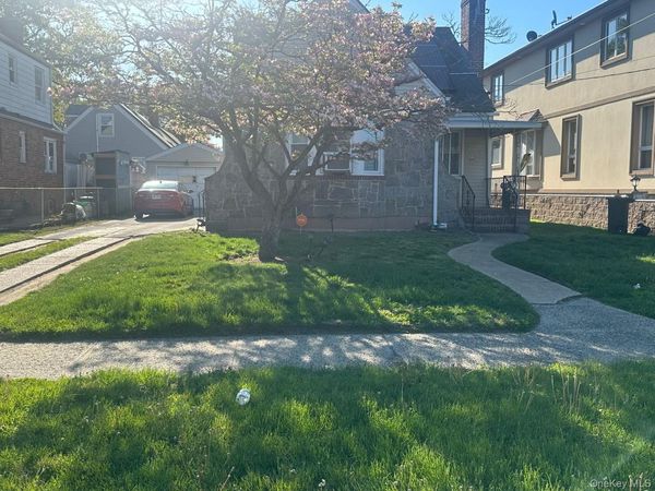 91 Broadway , Valley Stream, NY 11580
