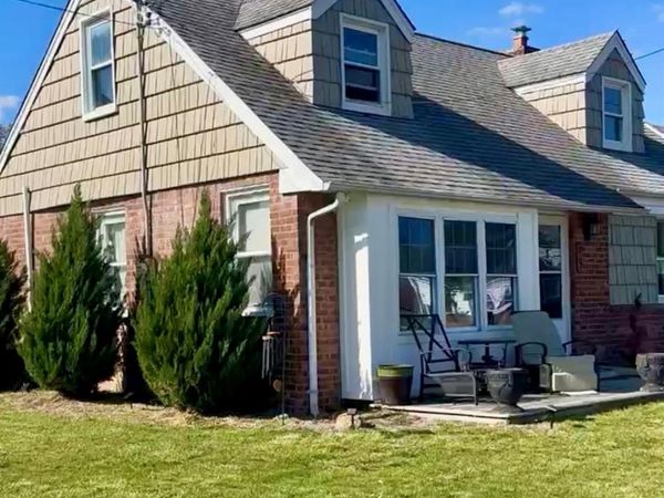 95 Wheeler Avenue, Valley Stream, NY 11580