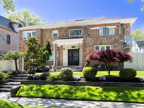219-26 Peck Avenue , Hollis Hills, NY 11427
