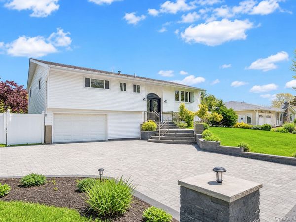 3 Katonah Place , Dix Hills, NY 11746