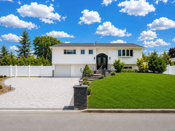 3 Katonah Place , Dix Hills, NY 11746
