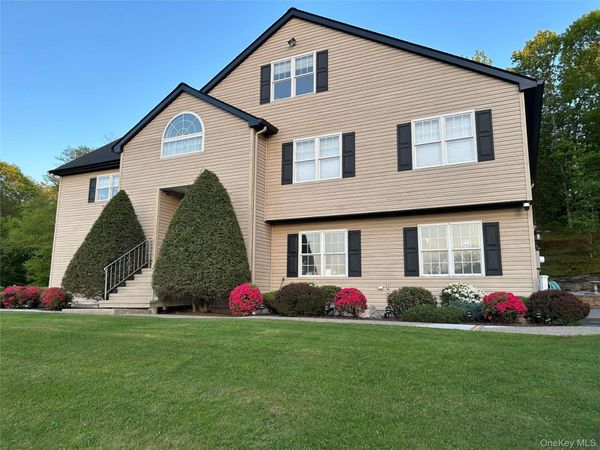 21 Nicole Way, Mahopac, NY 10541