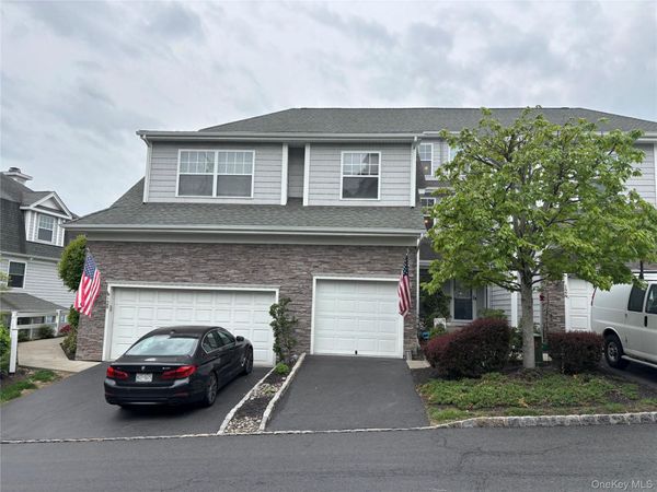 126 Hudson Pointe Drive, Poughkeepsie, NY 12601