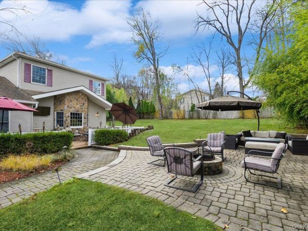 25 Foxwood Road , West Nyack, NY 10994