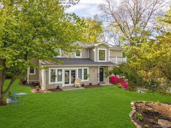 199 Hickory Grove Drive E, Larchmont, NY 10538