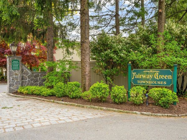 1102 Fairway Green, Mamaroneck, NY 10543