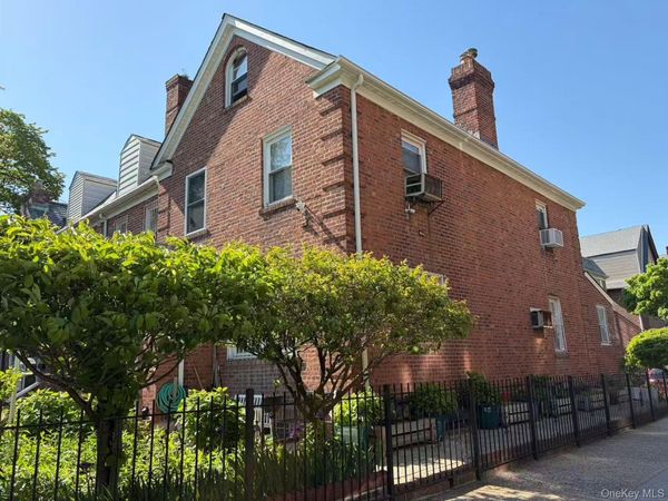 71-09 34th Avenue , Jackson Heights, NY 11372