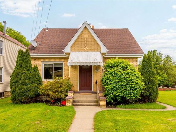 1811 Walnut Street, Carnegie, PA 15106
