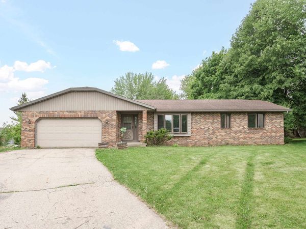 704 Meadow Court, DeForest, WI 53532