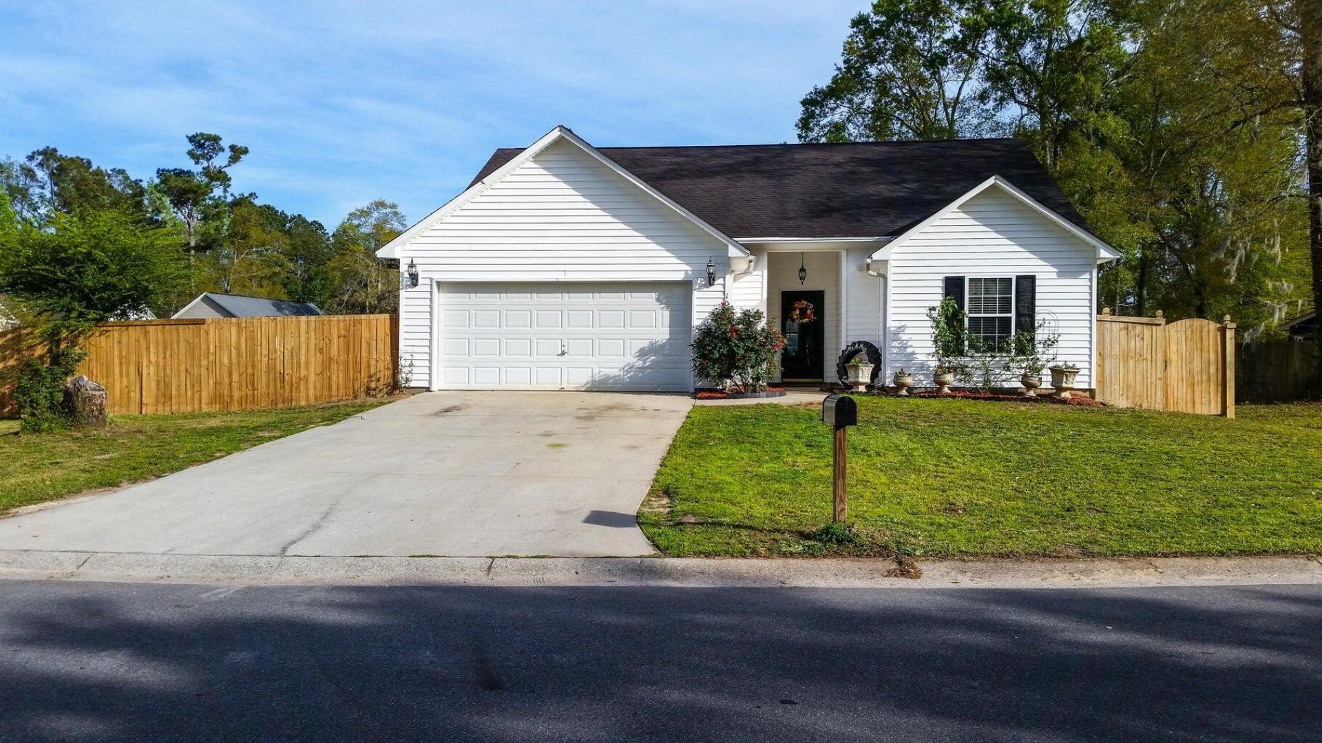 101 Memphis Court Photo 1