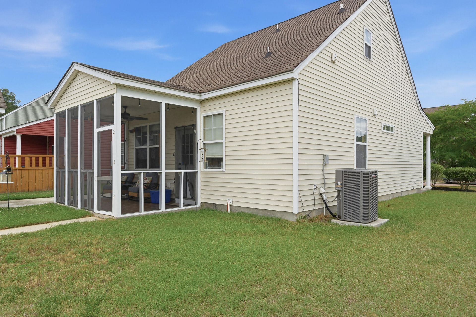 213 Killarney Trail Photo 4