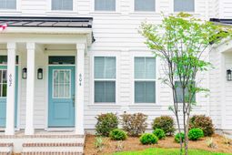 604 Southview Lane photo 4