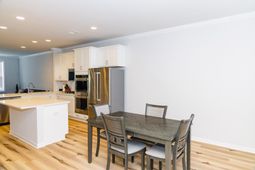 604 Southview Lane photo 4
