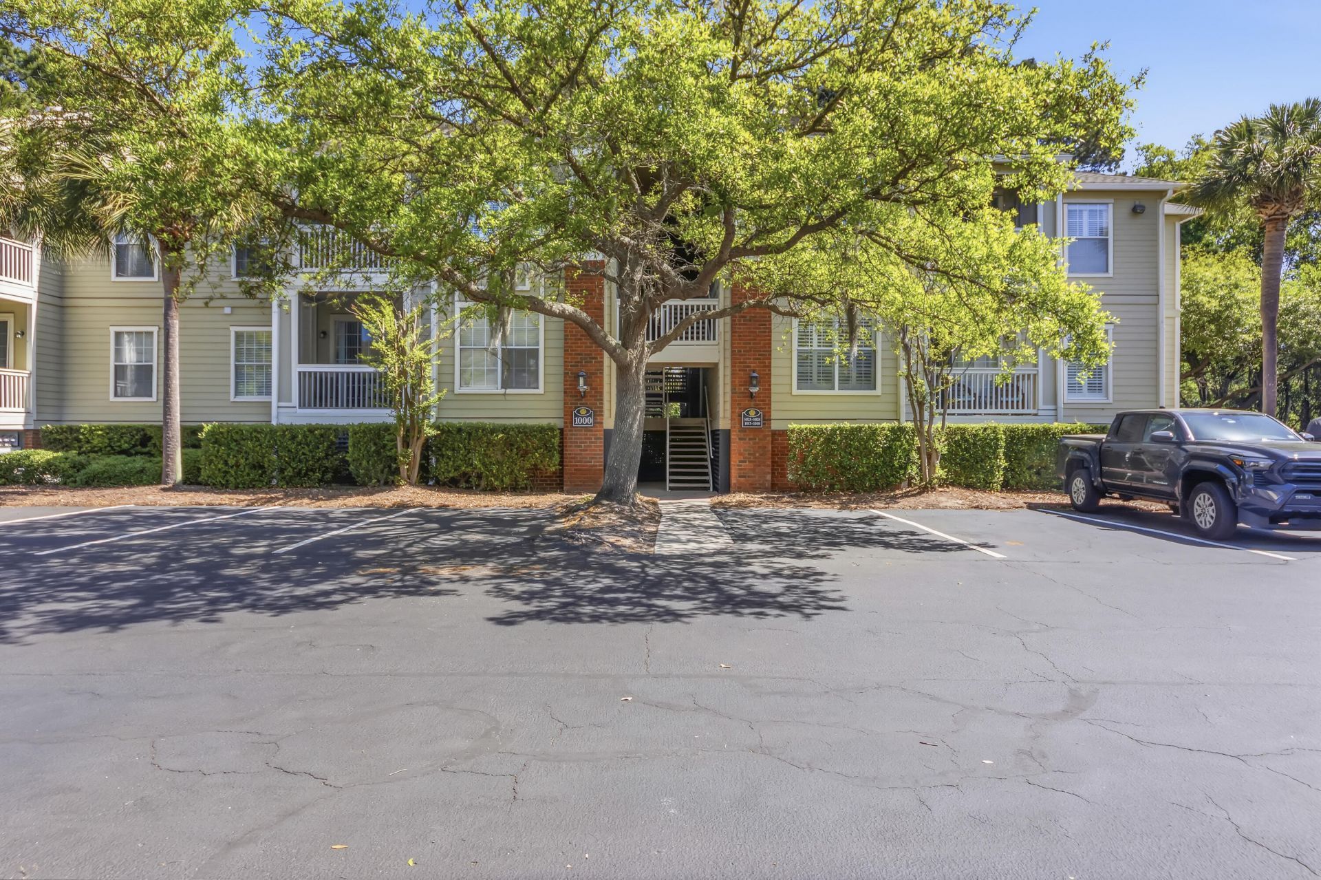 1600 Long Grove Drive Photo 1