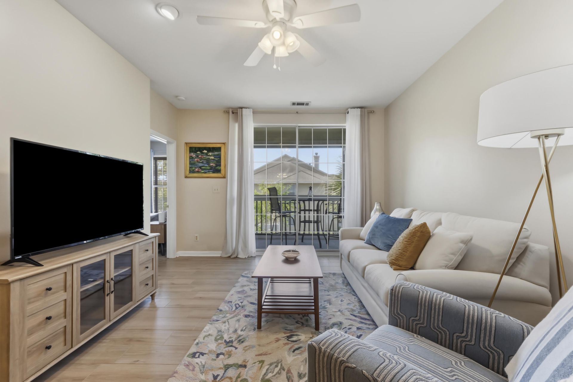 1600 Long Grove Drive Photo 16
