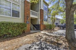 1600 Long Grove Drive photo 4