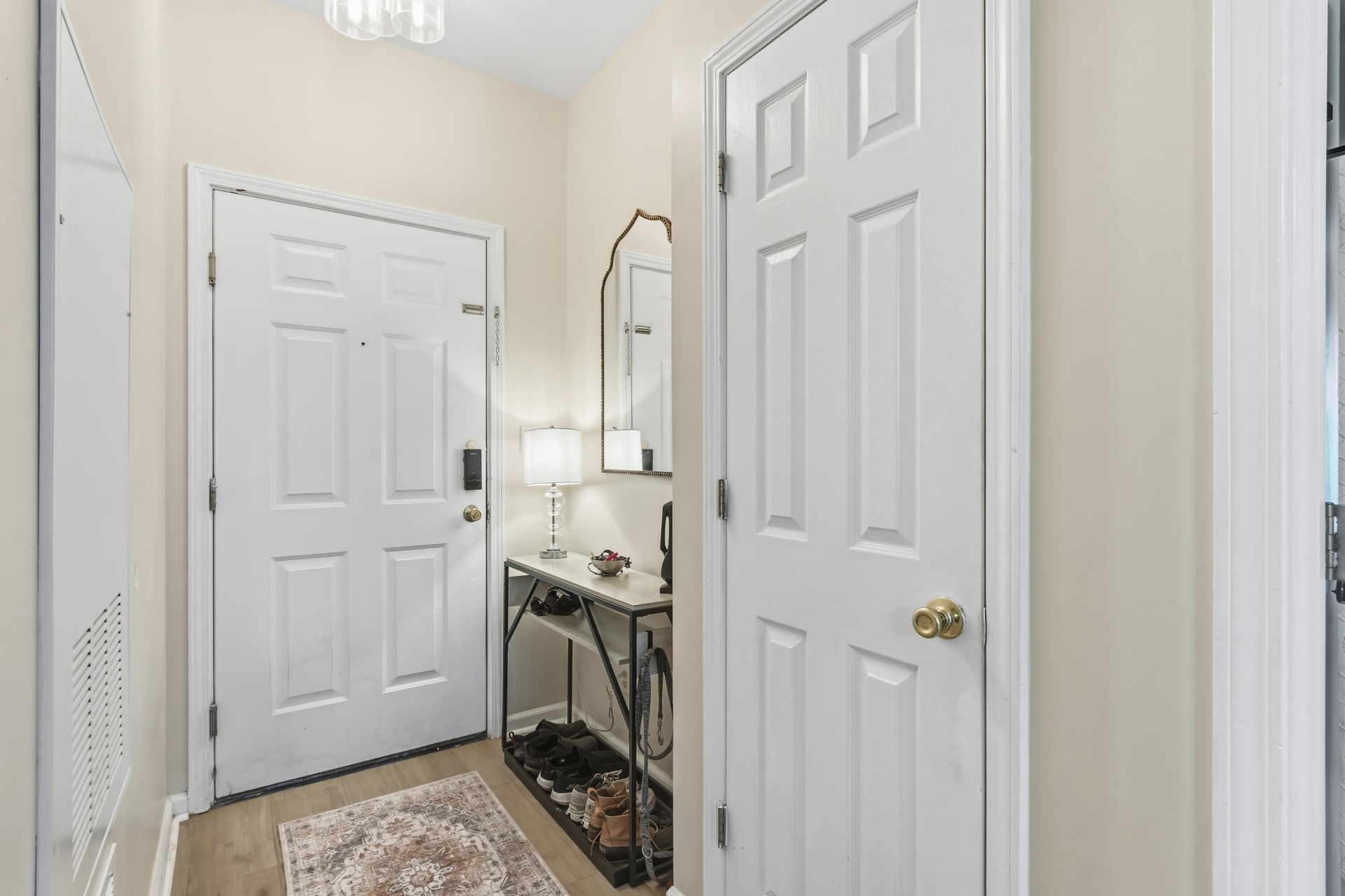 1600 Long Grove Drive Photo 27