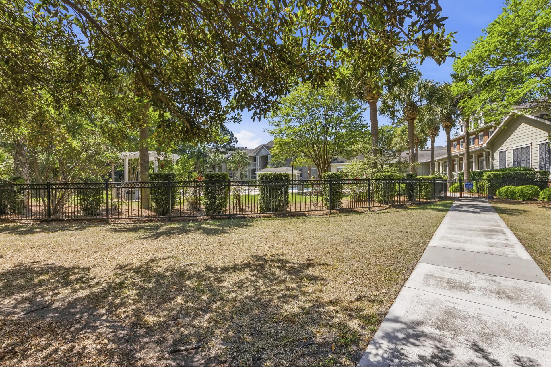 1600 Long Grove Drive Photo 30