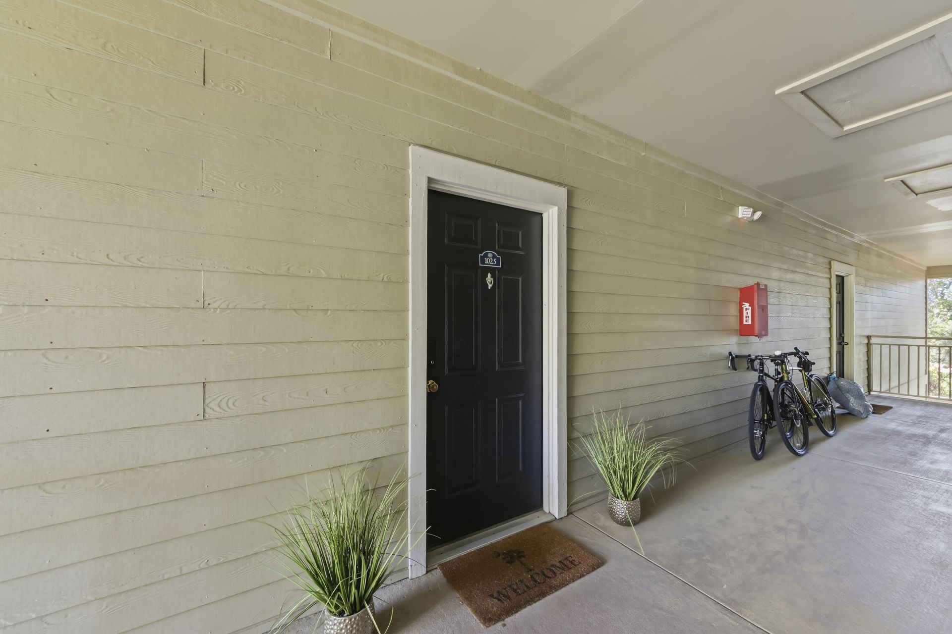 1600 Long Grove Drive Photo 31