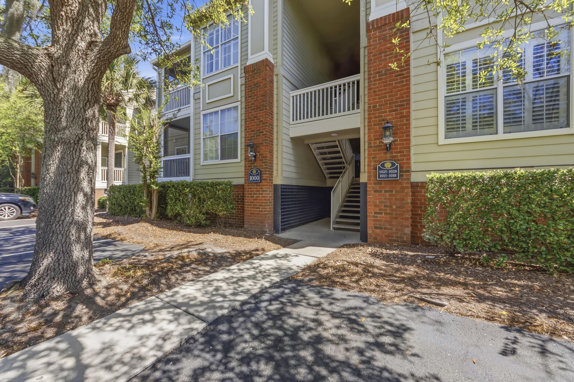 1600 Long Grove Drive Photo 32